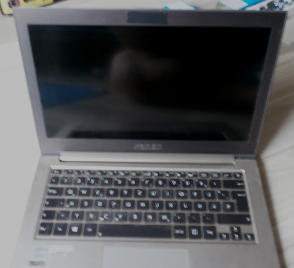 Asus UX31A Notebook i7 Defekt