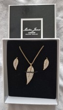 Martin James London Exclusive Jewellery Pendant And Earrings Set