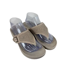 Vionic Capitola Tan Suede Studded Slip On Comfort Sandals Flip Flops Size 8