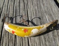 Vintage 1940's Wooden Kautzky Lazy Ike - 3 Yellow with Red Spots Collectors