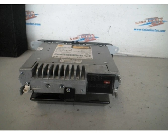 AUTORADIO  RÉCEPTEUR  VOLKSWAGEN GOLF VI  1K0035156A  2397541 - Photo 3/4
