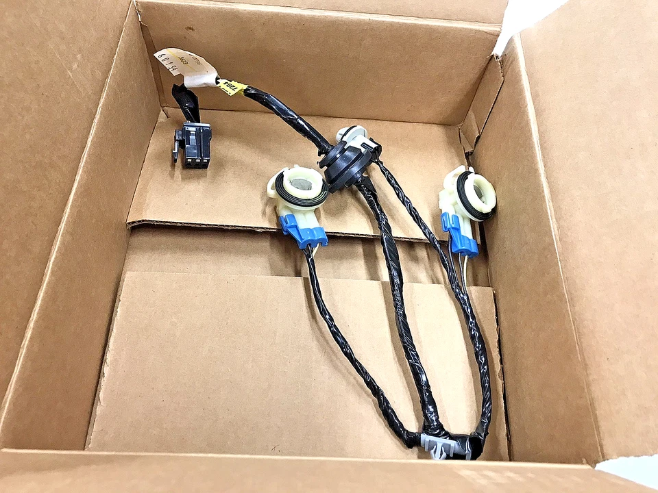 Arnés de luces traseras 12178448 NOS ACDelco 1993-1997 Cadillac Seville Foto 2 de 4