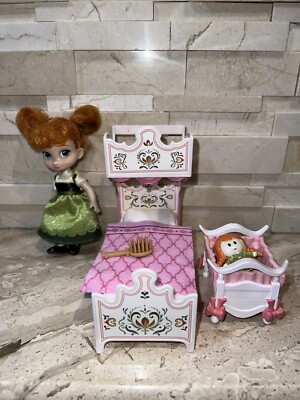 Disney Store Animator's Collection Frozen Anna & small Anna Doll and cradle