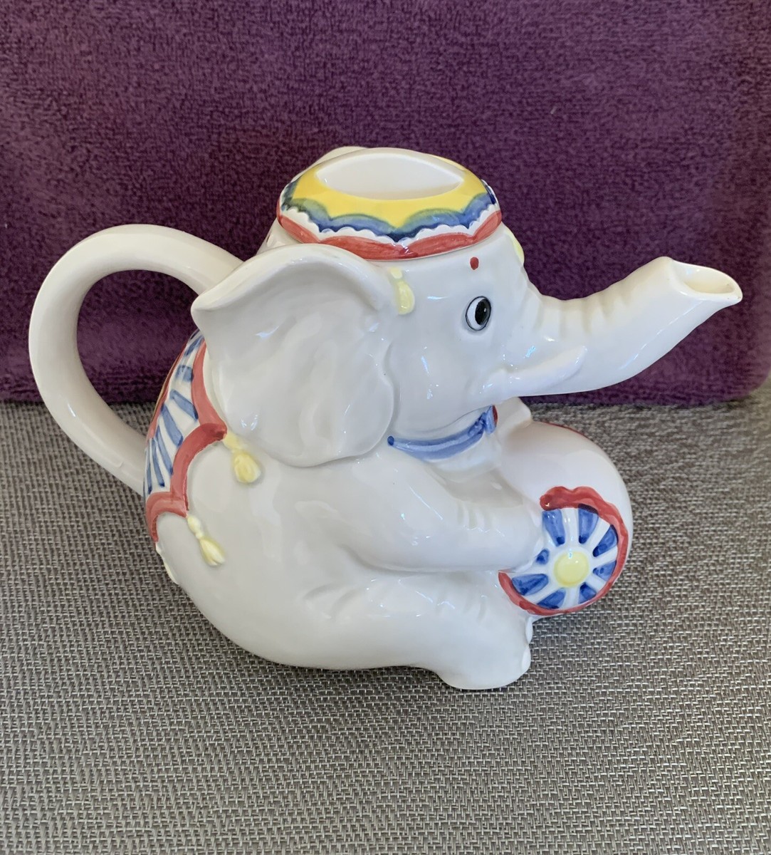 Emerald Elephant Ceramic Tea Pot Set Emerald Elephant Ceramic Tea Pot Set