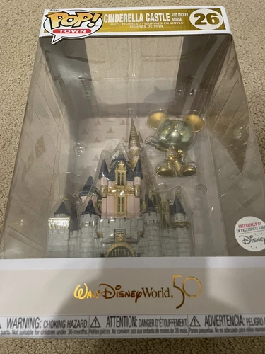 Funko Pop! Town Disney Cinderella Castle and Mickey Mouse Gold 26 50 World