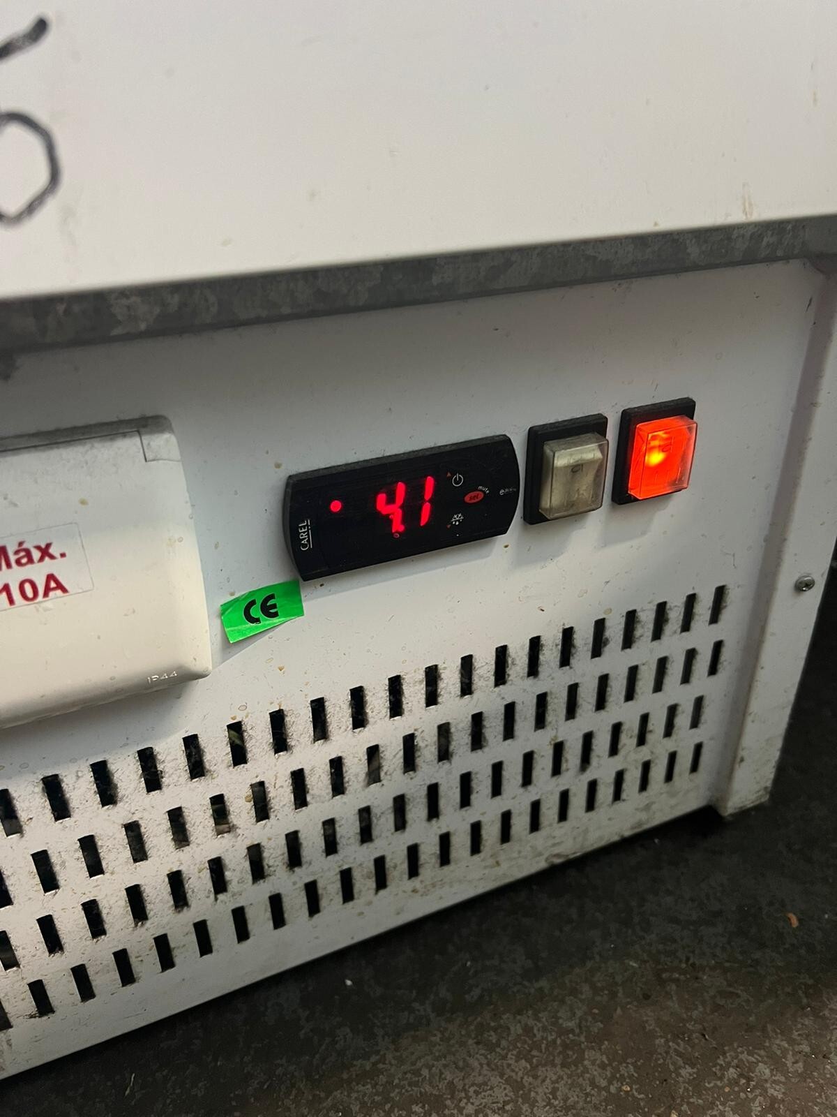 Trimco TAVIRA 150 Slimline Serve Over Counter with Curved Glass Display