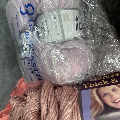 Lotto di 35 matassine/palline di filato e filato testurizzato rosa misto lana/cotone/roving - Foto 8 di 11