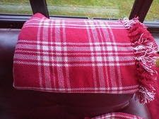 M&S RED/WHITE THROW. 100% COTTON 150X200CM APPROX. NEW WITH TAGS
