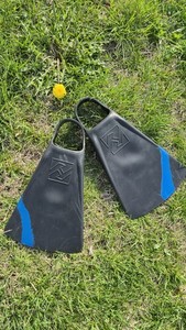 Hubboards Dubb Zero Bodyboarding & Bodyboard Dropknee Swimfins Size Large 