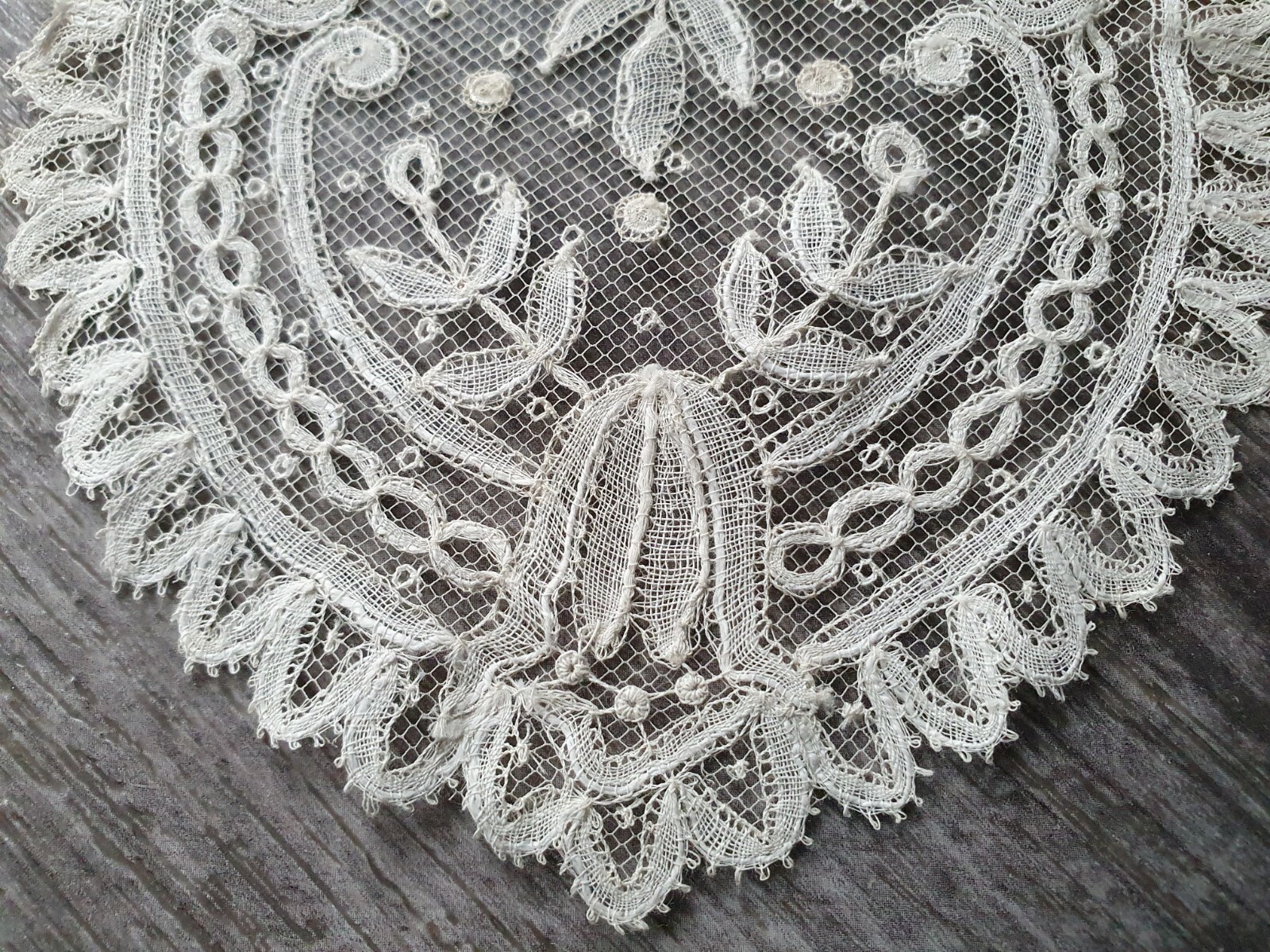 Barbe de coiffe en dentelle de Bruxelles aux fuseaux - 154 Winstgevend, goedkoop