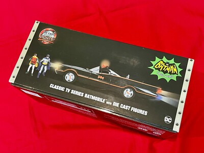 Jada 98625 Classic 1966 TV Series  Batmobile with Lights Batman and Robin NEW