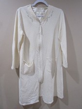 Unbranded Vtg. 90's Bath Robe Women Med Cream Embroidered Flowers Full Zip