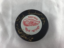 Ted Lindsay Sid Abel Gold Signature Official Hockey Puck Detroit Red  Wings 
