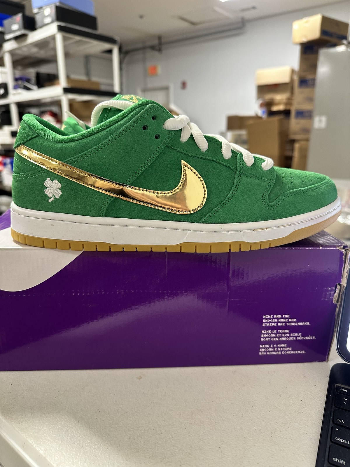 Size 10M/11.5W - NIKE SB DUNK LOW ST. PATRICKS DAY NIKE SB DUNK LOW ST. PATRICKS