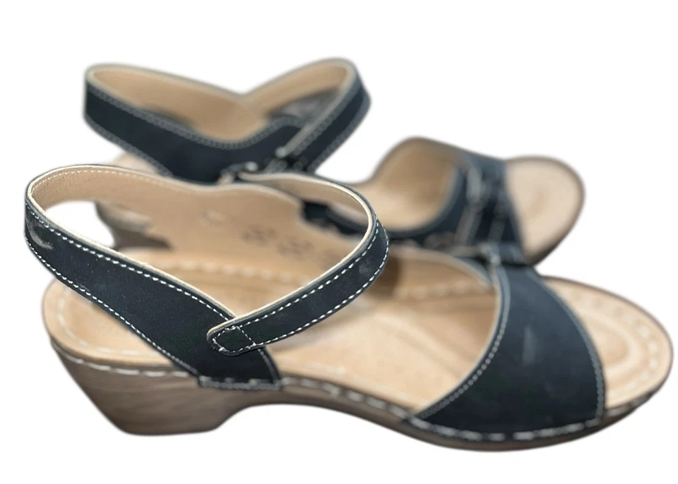 Patrizia by Spring Step Shantay Women's Sz 9 Black Vegan Leather Wedge Sandals - Image 4 of 4