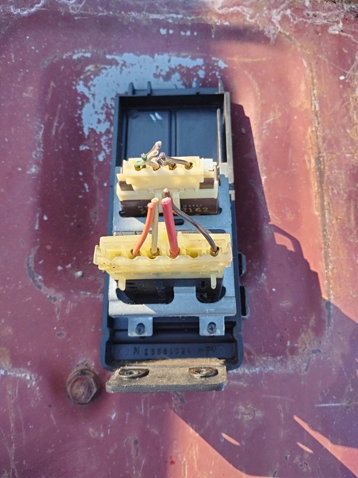 Interruptor de luz de cabeza Chevrolet S10 1988-1994 OEM 15561024 Foto 2 de 2