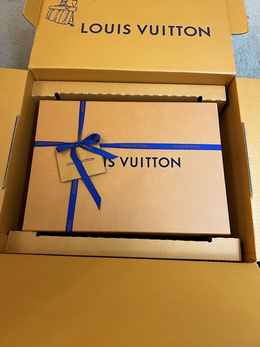 NIB Louis Vuitton Coussin PM Sky Black M23618 💯% Authentic NIB Louis Vuitton Coussin PM Sky Black M23618 💯% Authentic