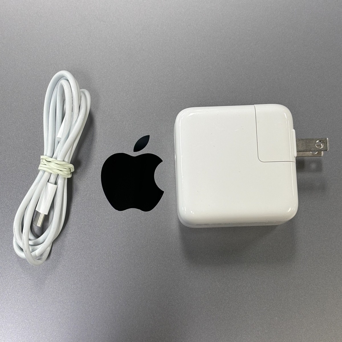 Apple Genuine OEM 30W USB-C Power Adapter Charger A1882 - USED 