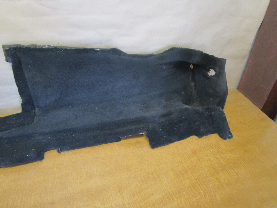 法拉利 348 Spider - 上后壁地毯 - 黑色 — 第 3/4 张图片