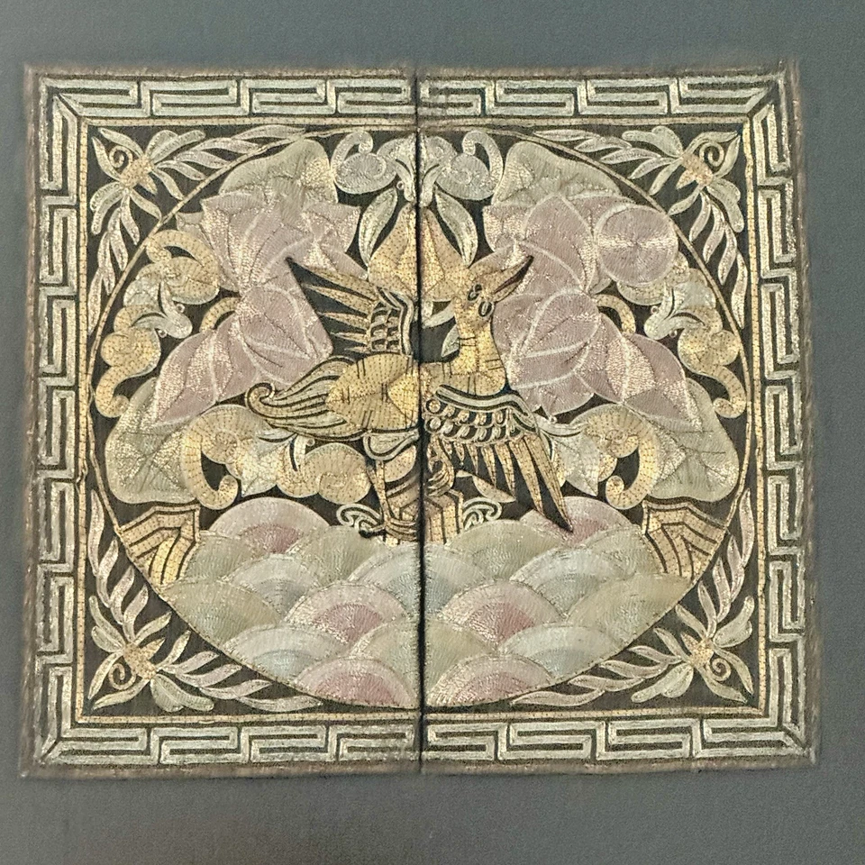 Par de insignias antiguas de seda enmarcadas de 5to rango faisán chino dinastía Qing Foto 2 de 4