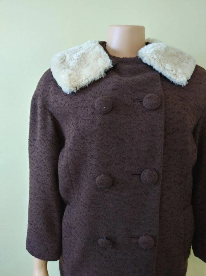 Traje Donnybrook Boucle marrón vintage años 50 con cuello recortado de piel/ cintura 27 Foto 4 de 4