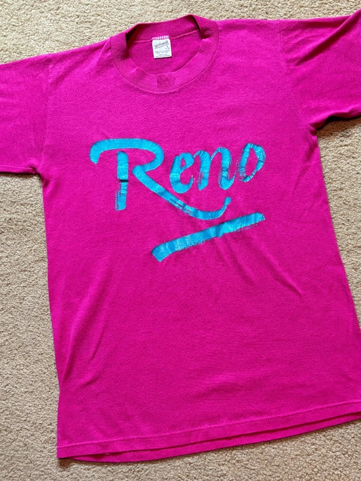 Camiseta Retro Rosa S Vintage Años 70 80 Ropa Deportiva EE. UU. Delgada Puntada Única Reno NV Foto 3 de 4