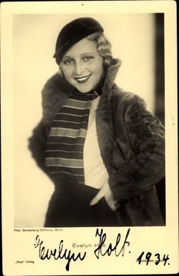 Ak Schauspielerin Evelyn Holt, Portrait, Pelz, Mütze, Autogramm - 4098917