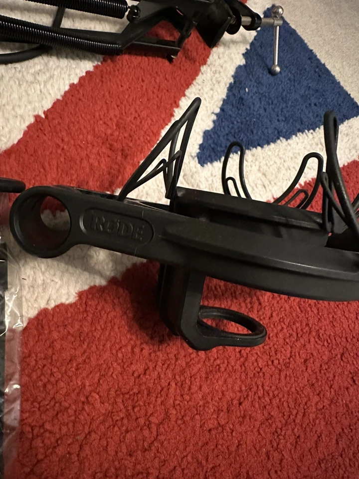 Rode NT1 Cardioid Condenser Microphone And Accessories + Boom Arm - Image 4 of 4