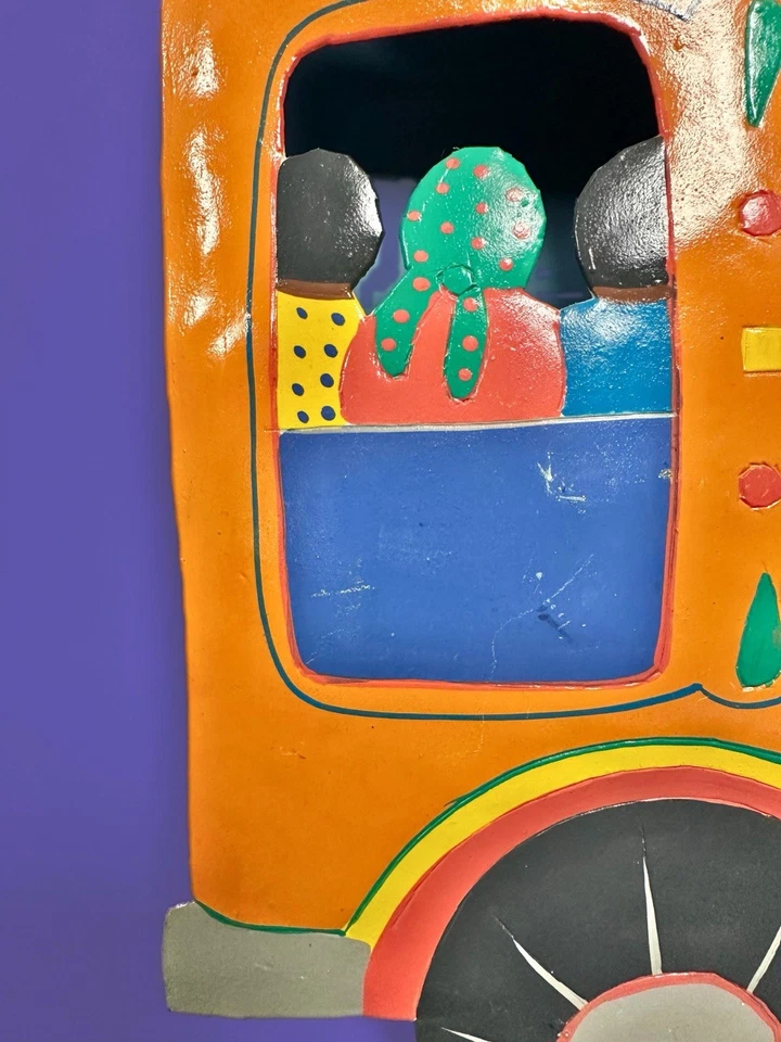 Arte de pared de metal haitiano hecho a mano grifo autobús arte popular escultura Foto 3 de 4