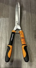 FISKARS Power-Lever Extendable Hedge Shears 25"-33"