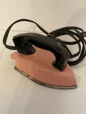 Vintage Wolverine Sunny Suzy Kids Electric Iron- No.302- Rare PINK Color 