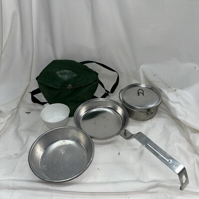 Lot Camping Vintage Mirro – Casseroles Alu Gigognes + 6 Assiettes Et Tasses