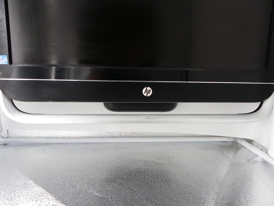 Black HP Pavilion 23 AiO PC 23-b119c All In One Desktop PC For Parts Or Repair - Image 2 of 4