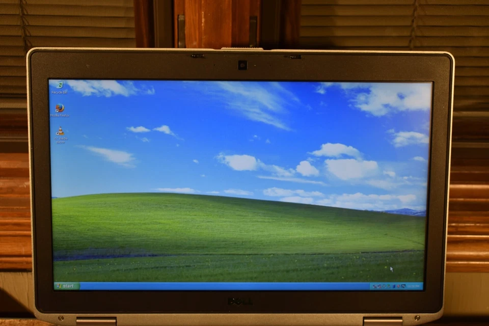 Cámara web Dell Latitude E6530 15.6" Intel Core i7-3540M 4GB 256GB SSD Windows XP Foto 2 de 4