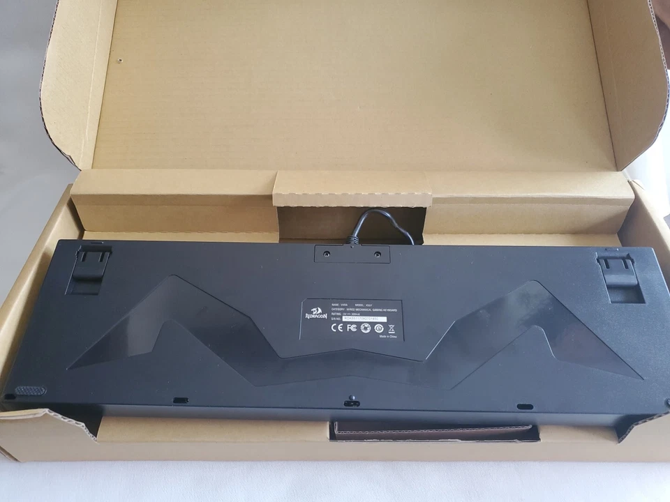 Corsair K551 Mechanical Gaming Wired Keyboard Backlit Red LED Cherry MX Red - Image 2 of 4