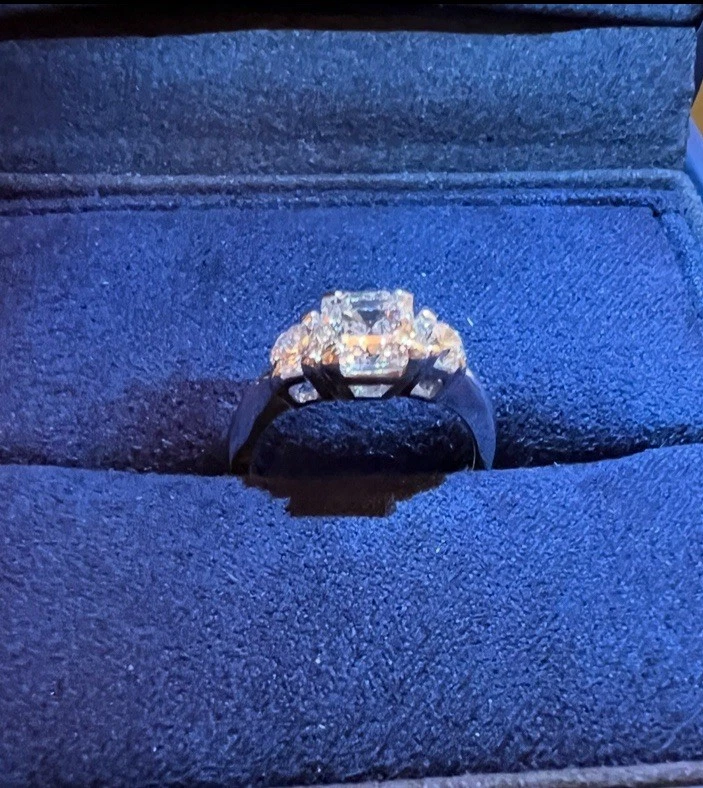 1.74 TCW 18k GIA 1.30ct F/VVS2 Square Emerald Cu Natural Diamond Engagement Ring - Image 4 of 4