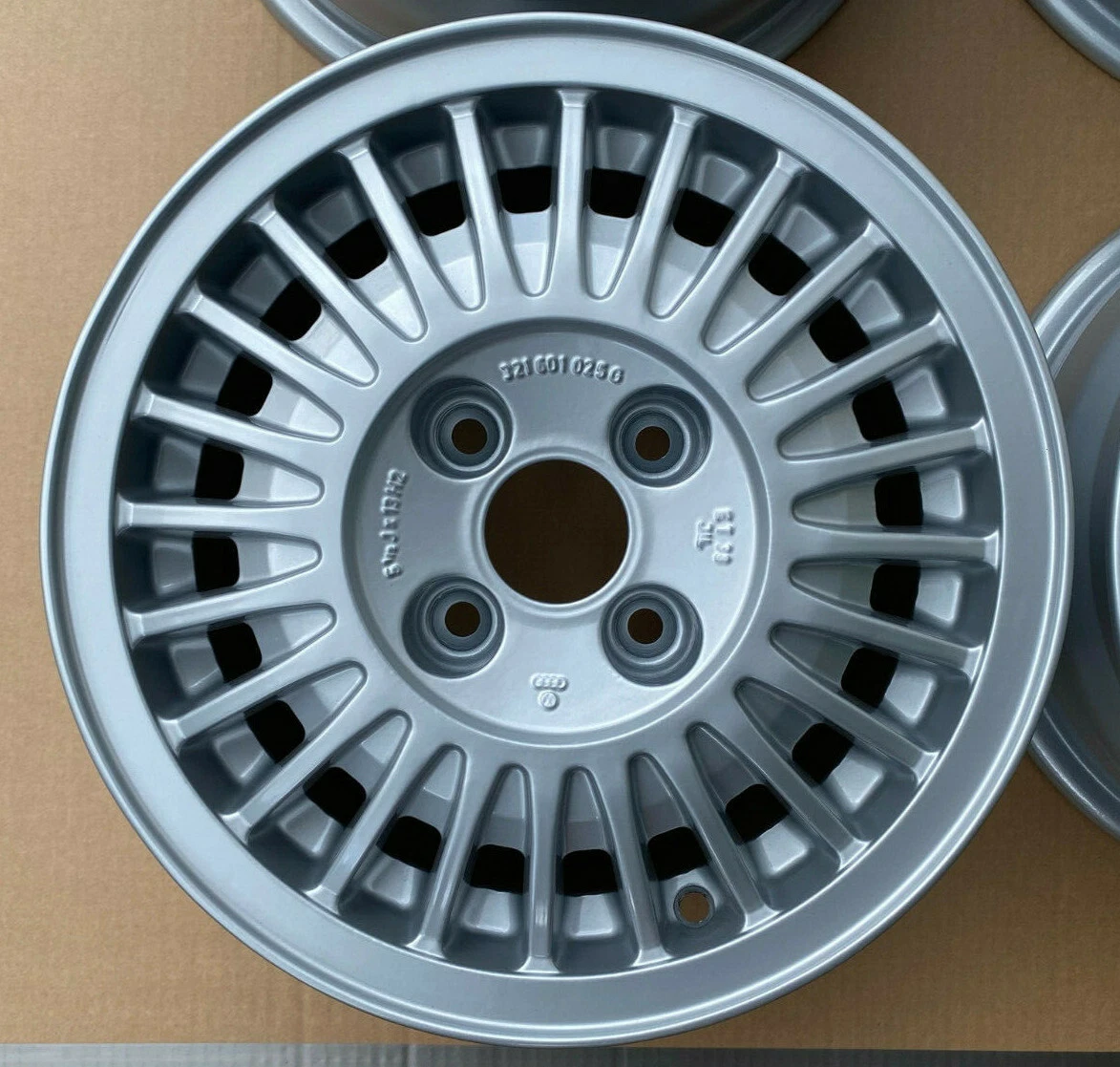 original Volkswagen 13 Zoll 5,5x13 ET 38 4x100 Alufelge 321601025C 
