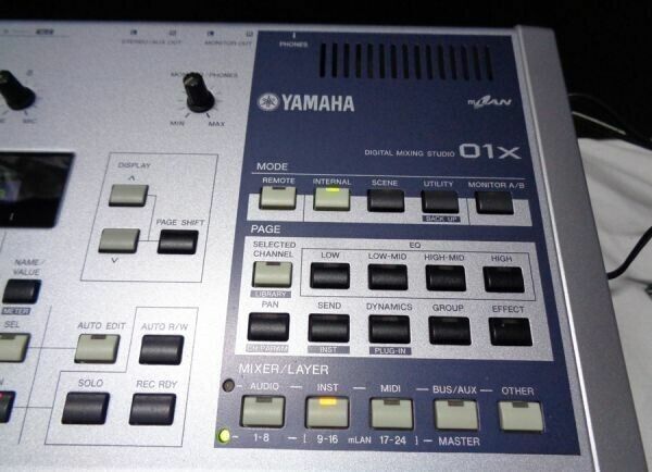 Yamaha 01X Digital Mixer/Audio Interface/Control Surface Yamaha 01X Digital Mixer/Audio Interface/Control Surface