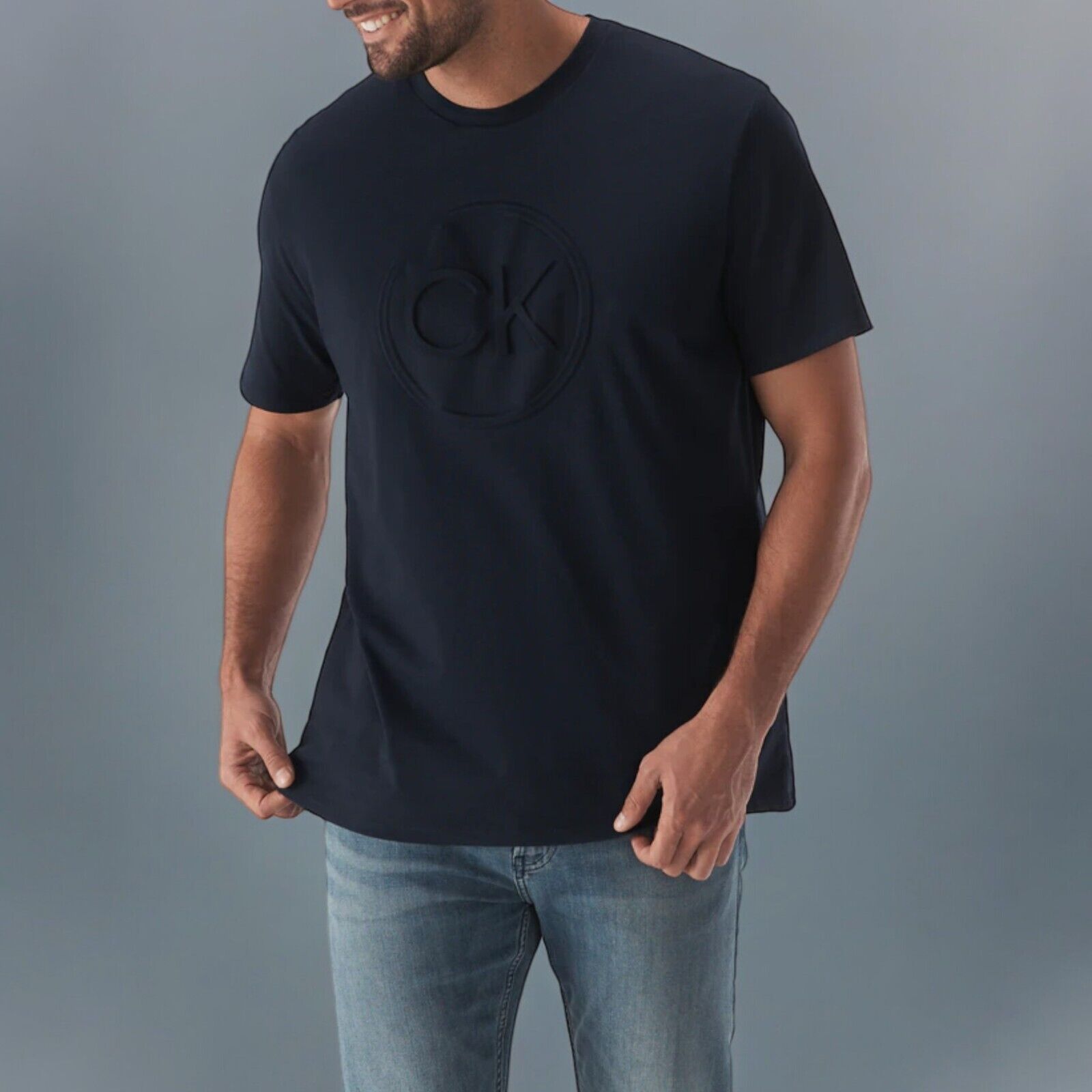 Calvin Klein Men's Embossed Circle Hallmark Logo Crewneck Tee T-Shirt (Size M)