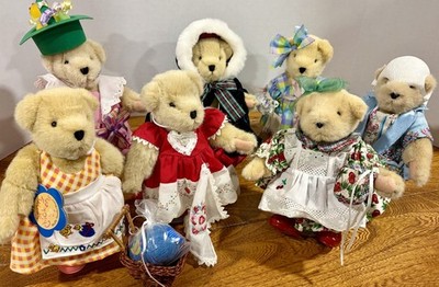 Mixed Lot Of 7 Muffy VanderBear Dressed Dolls Tags, Stands, Excellent Condition!