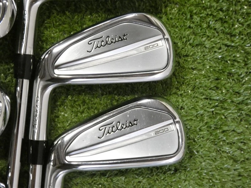 Titleist 2023 T200 Forged Left Hand Irons 5-P AMT Black R300 Regular Steel Mint - Image 2 of 4