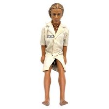 Muñeca Ken Barbie Mattel 1975 vintage con traje del Dr. Ken - cabello rubio ojos azules