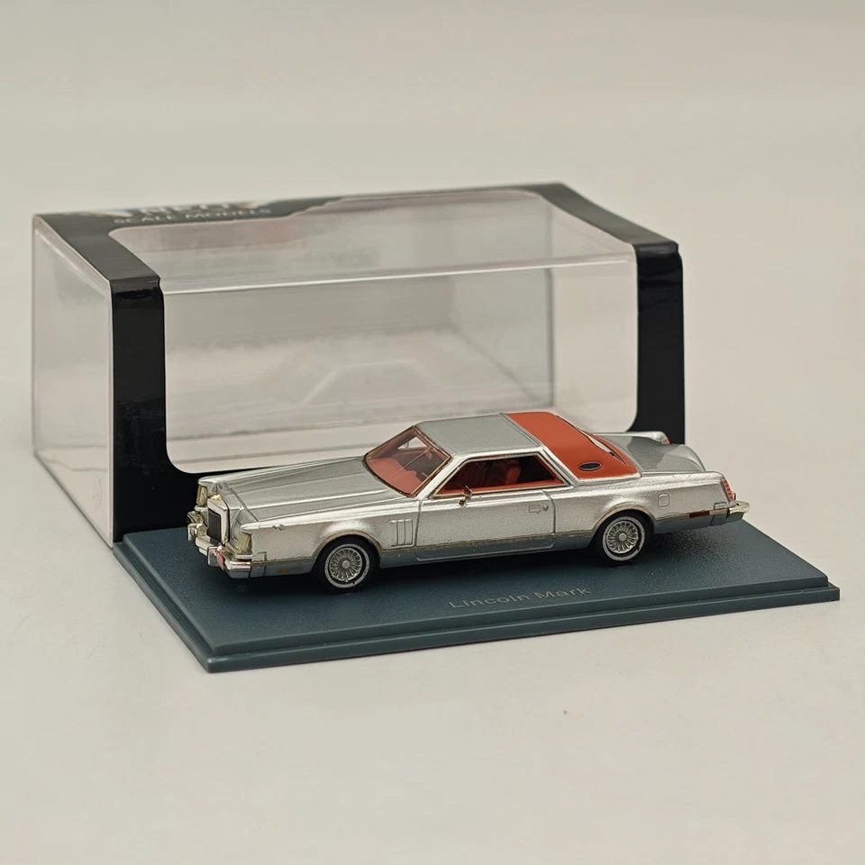 1/87 NEO SCALE MODELS Lincoln Continental Mark V Silver Resin Car Limited - Image 2 of 4