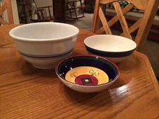 3 BOWLS 1 LARGE 1 MEDIUM AND 1 SMALL GREAT SHAPE