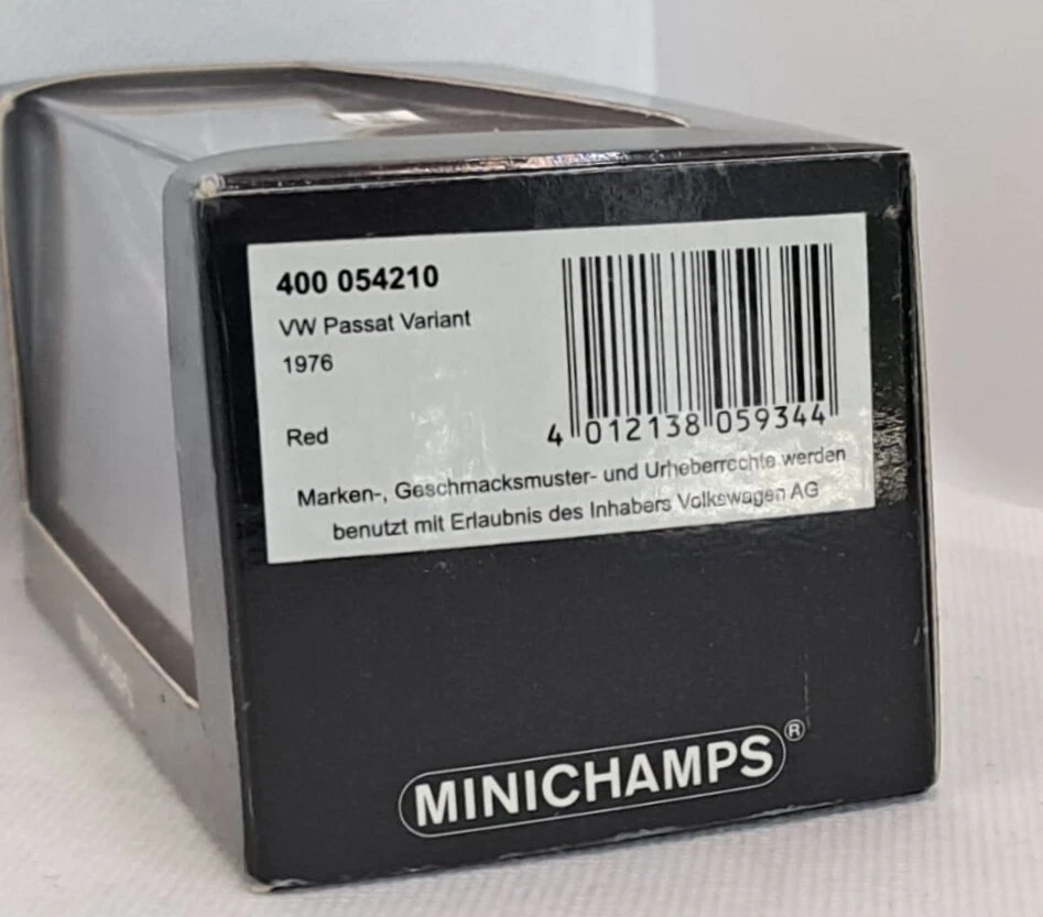 VOLKSWAGEN PASSAT VARIANT 1976 1^serie  Rosso  Minichamps   1:43 - Immagine 3 di 4