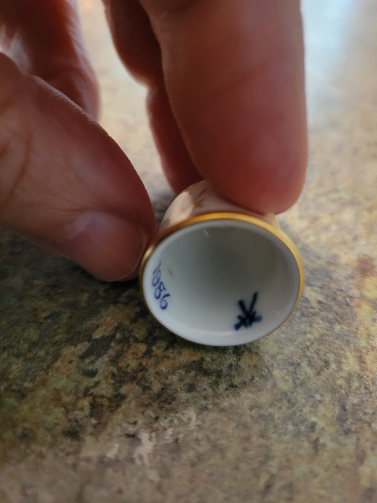 Vtg 1986 Porcelain White & Gold Floral Limited Edition 459/1000 MEISSEN Thimble