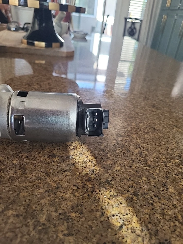 Válvula de recirculación de gases de escape APDTY 022353 EGR Foto 3 de 4