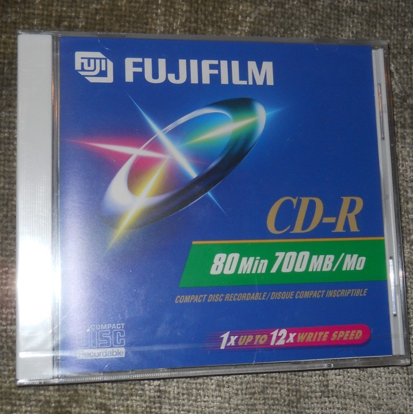 NEW SEALED ~ FUIJUFILM CD-R 80 min 700mb. _
