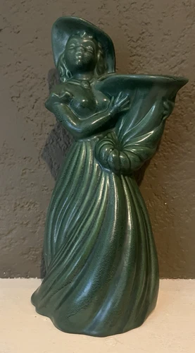 VINTAGE HAEGER POTTERY (IL 1912-2016) 10-1/4" LADY VASE ca 1940s