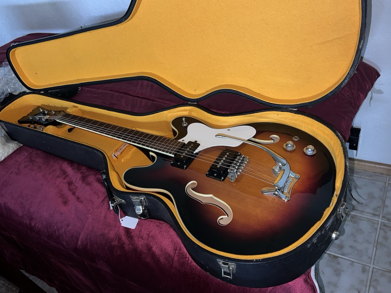 1966 Mosrite celebrity I Early Serial Number Excellent Sunburst Org Case